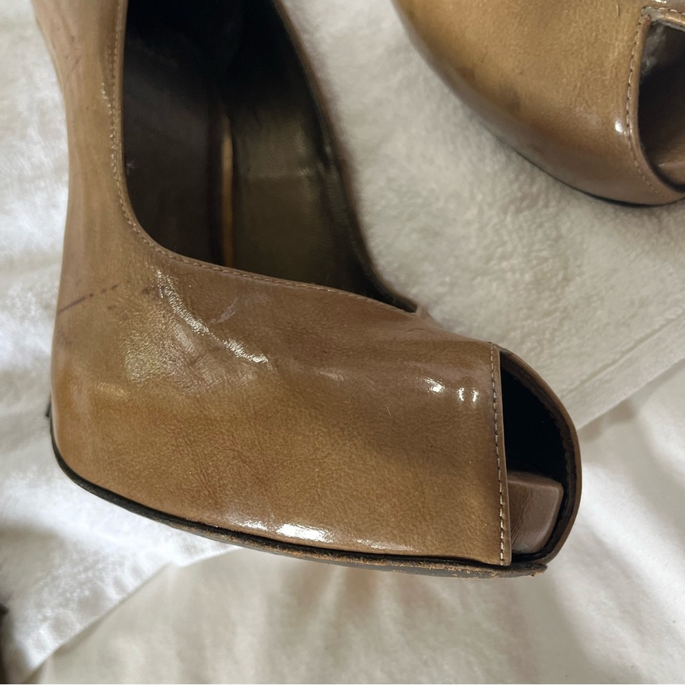 Stuart Weitzman Size 8.5 Heel. Tan Pattent Leathe… - image 4